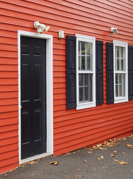Cost of Red Vinyl Siding Installation in Evergreen