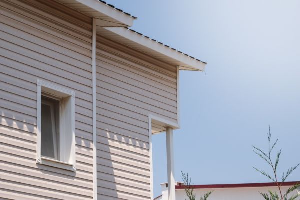 Cost of Vinyl Siding Hole Repair in Evergreen